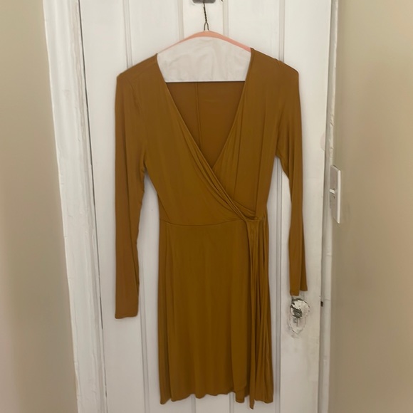 Express side tie wrap dress - Picture 1 of 3